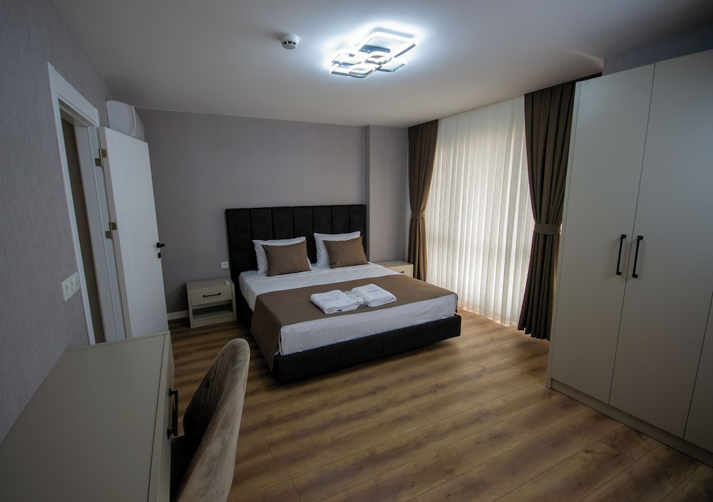 luxury life suites