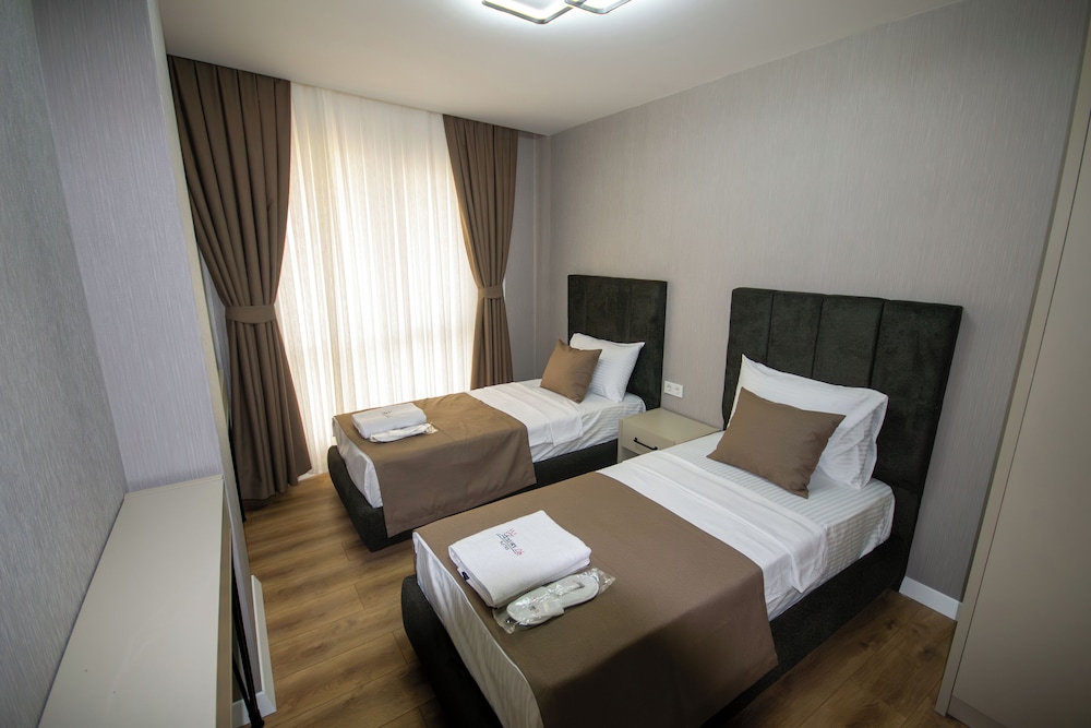 luxury life suites
