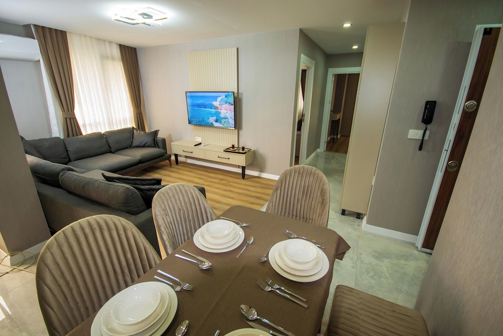 luxury life suites