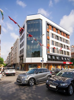 luxury life suites
