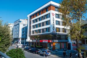luxury life suites