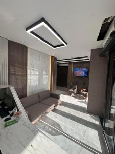 luxury life suites
