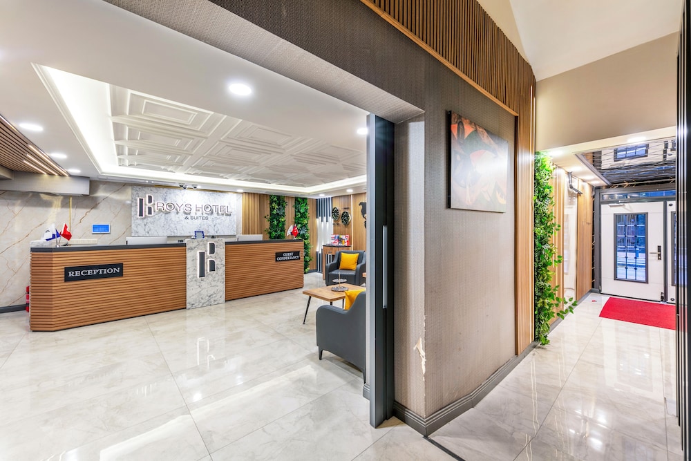 roys hotel and suites