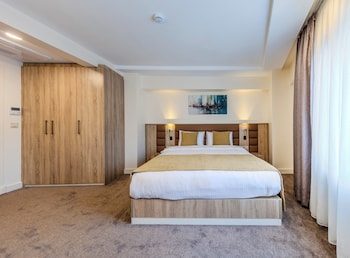 roys hotel and suites