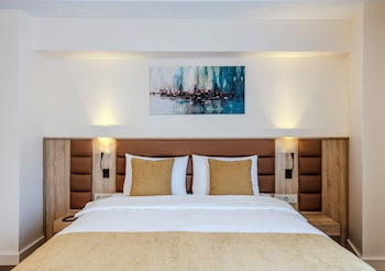 roys hotel and suites