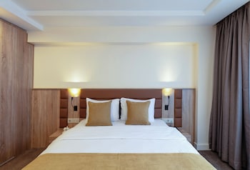 roys hotel and suites