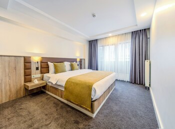 roys hotel and suites