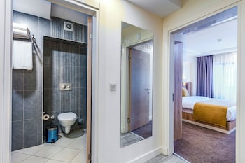 roys hotel and suites