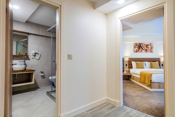 roys hotel and suites
