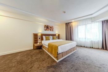 roys hotel and suites