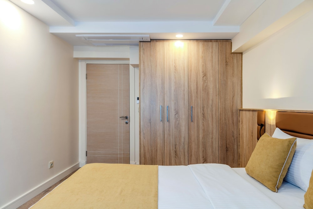 roys hotel and suites
