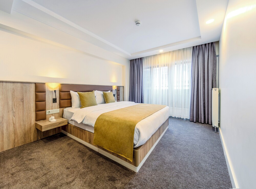 roys hotel and suites