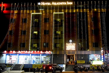 hotel aradhya inn deralakatte
