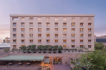 v sarovar portico mi road jaipur