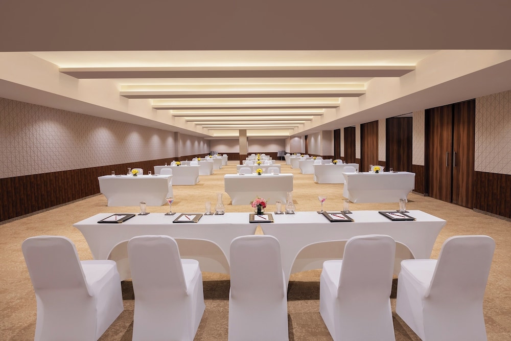 v sarovar portico mi road jaipur