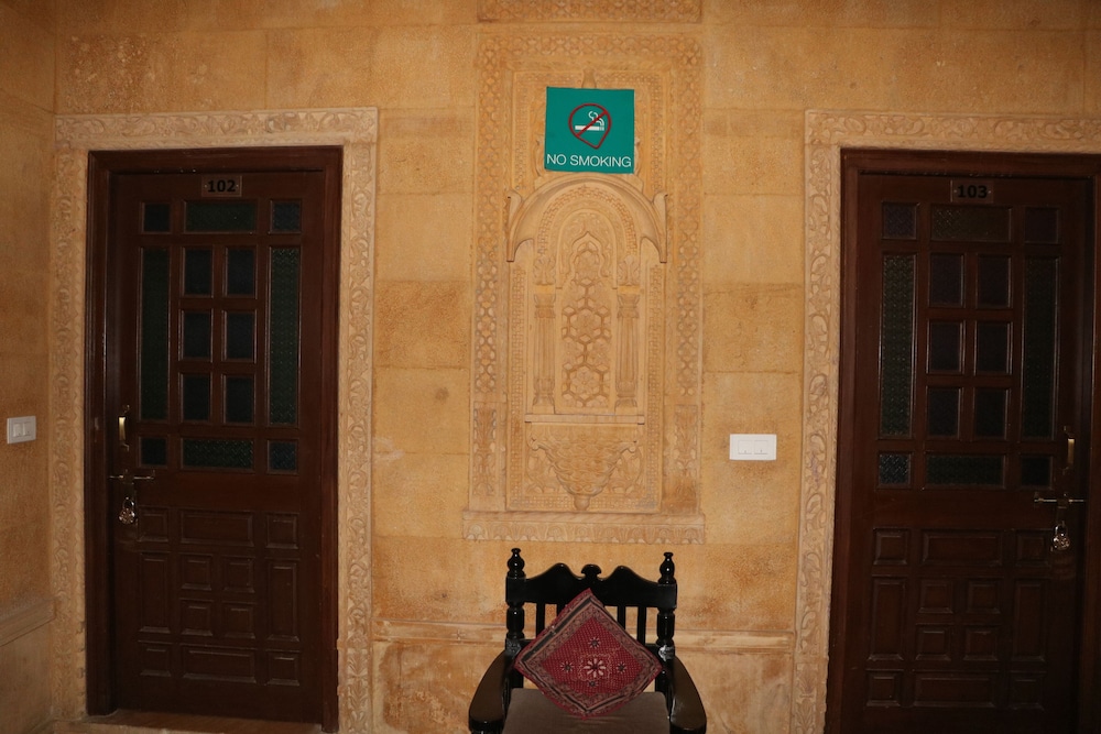 royal humsafar hostel jaisalmer