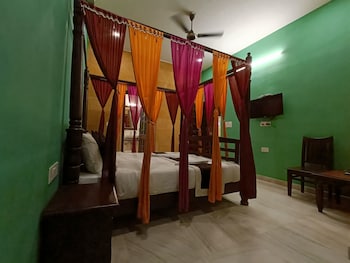 royal humsafar hostel jaisalmer
