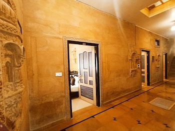 royal humsafar hostel jaisalmer