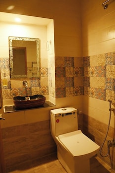 hotel the travel bug jaisalmer