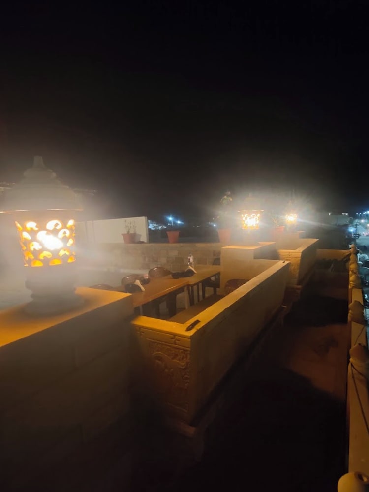 hotel the travel bug jaisalmer