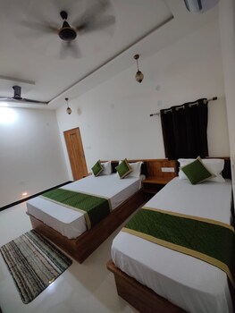 hotel the travel bug jaisalmer