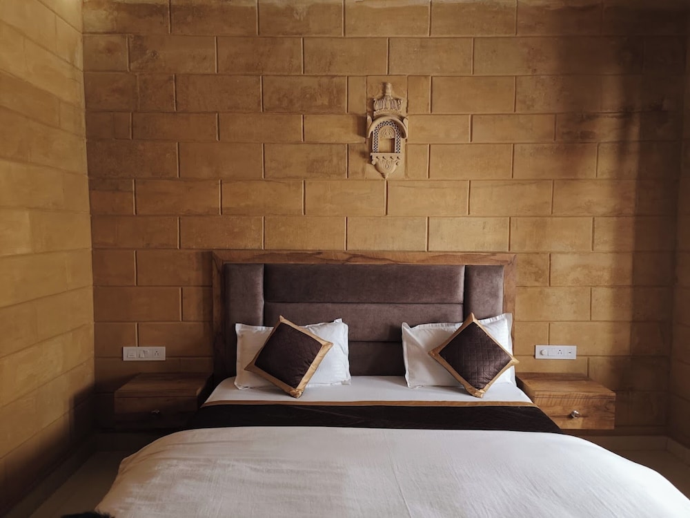 hotel the travel bug jaisalmer