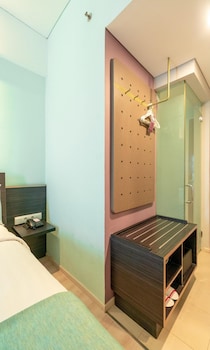 brits hotel puri indah