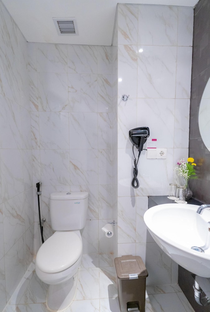 brits hotel puri indah