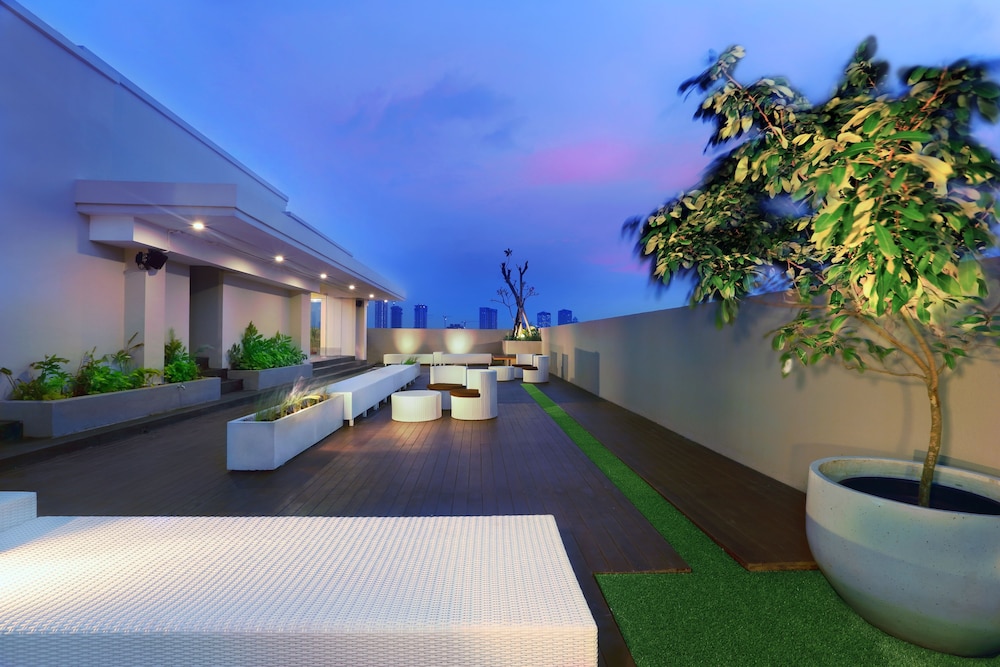 brits hotel puri indah