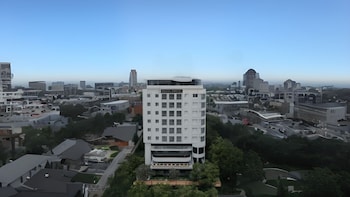 brits hotel puri indah