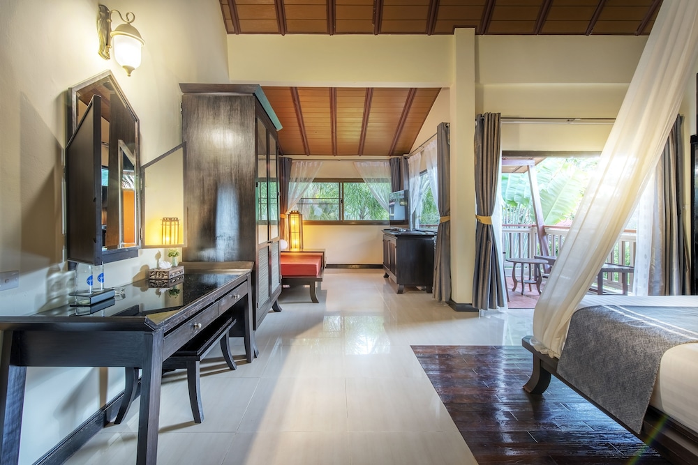 chada lanta beach resort