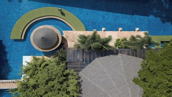 Chada Lanta Beach Resort,,5 star