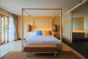 sea sun bed and beyond