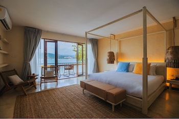 sea sun bed and beyond