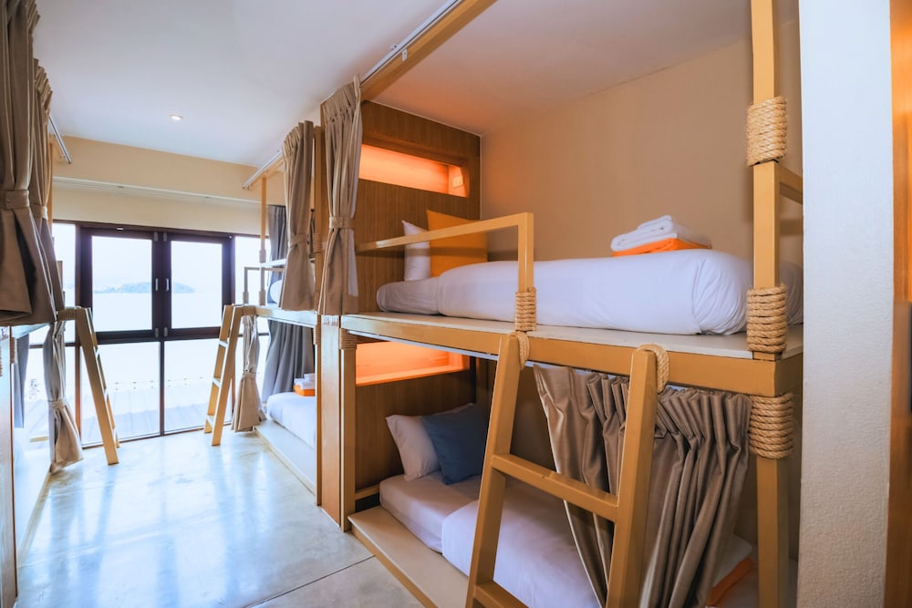 sea sun bed and beyond