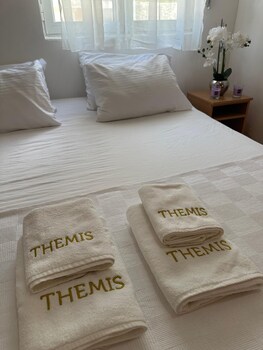 club themis hotel