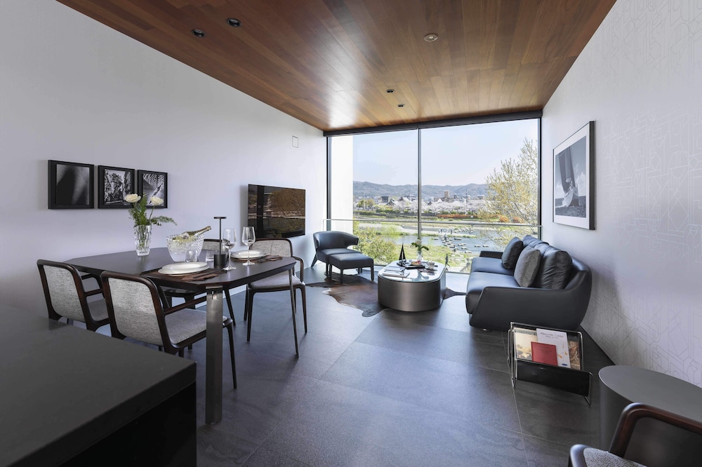 kamo residences by reflections