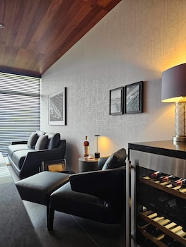 kamo residences by reflections