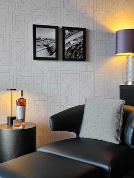 kamo residences by reflections