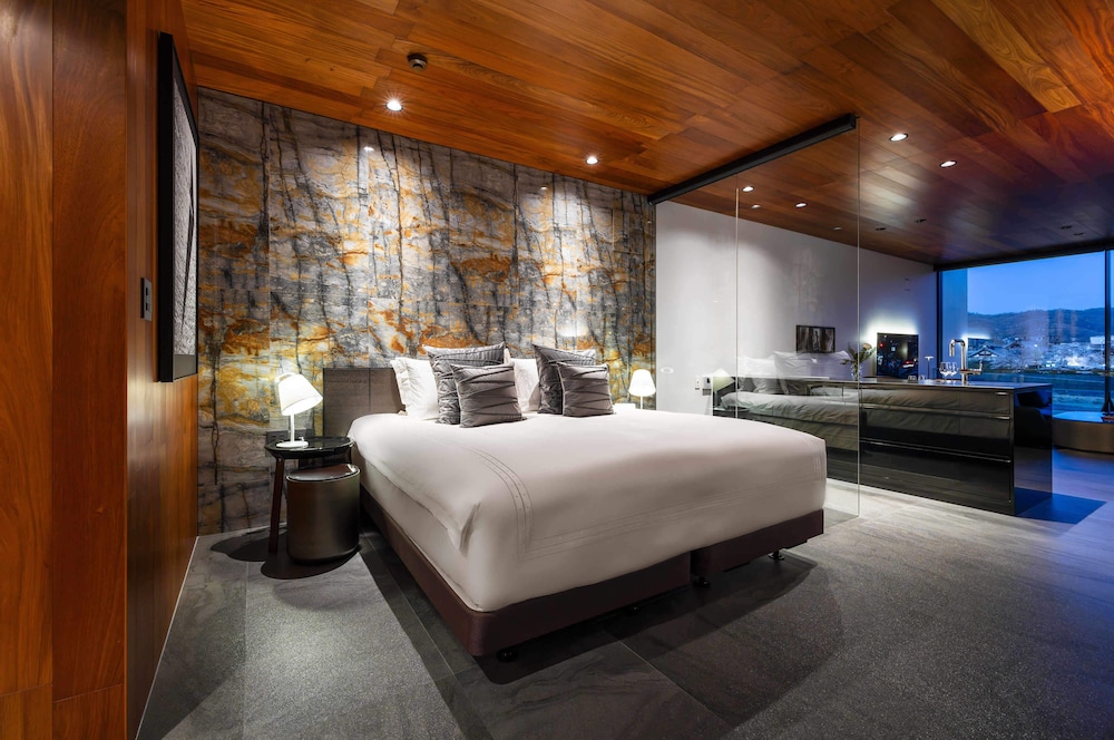 kamo residences by reflections