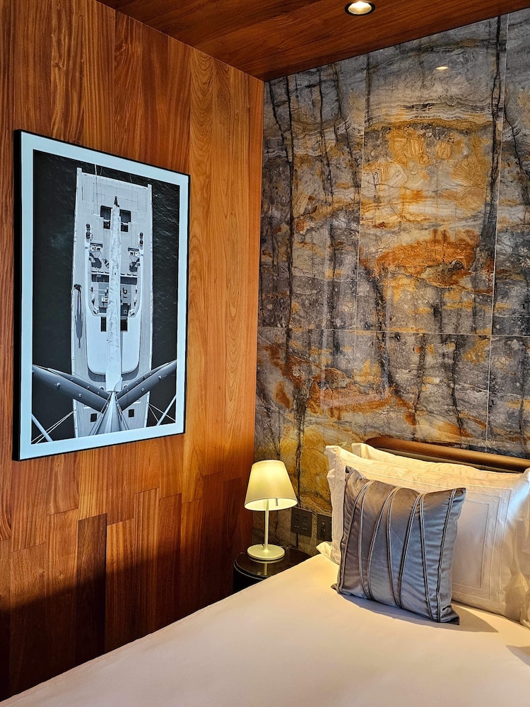 kamo residences by reflections