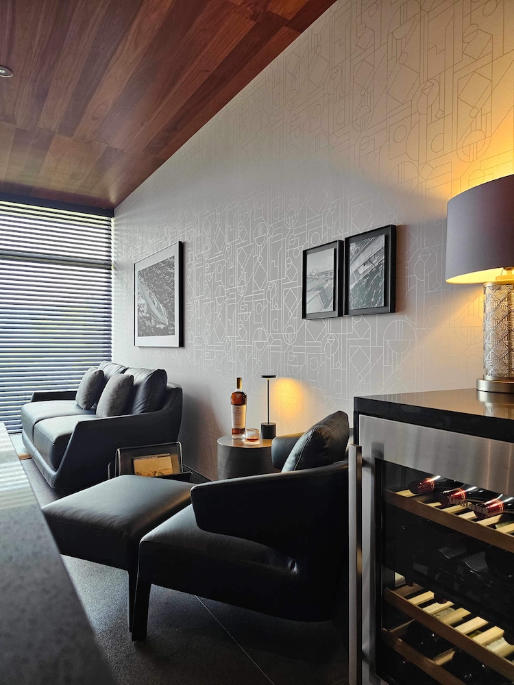 kamo residences by reflections