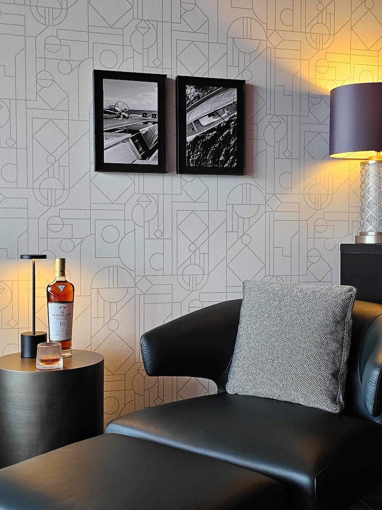 kamo residences by reflections