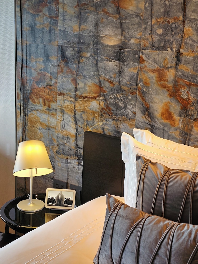 kamo residences by reflections