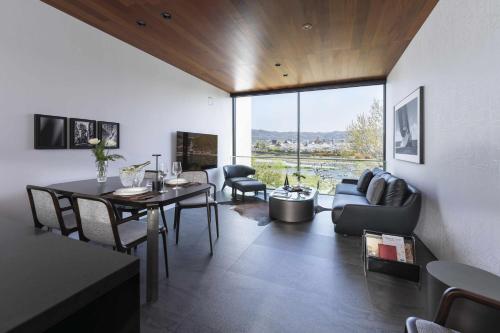 kamo residences by reflections