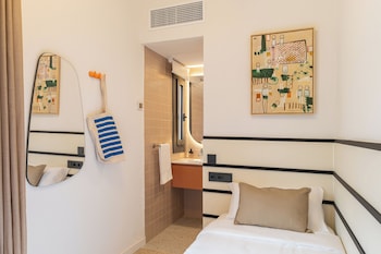 hotel robson