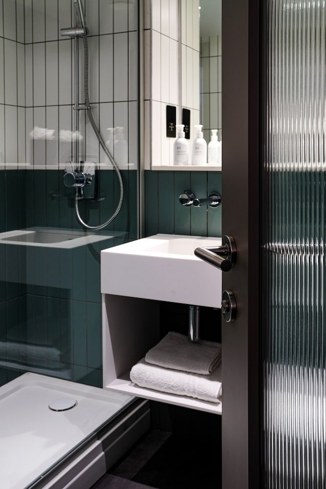 southgate hotel london