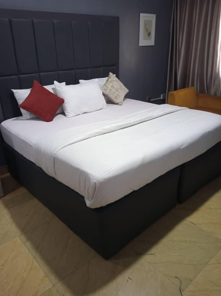 morada hotels