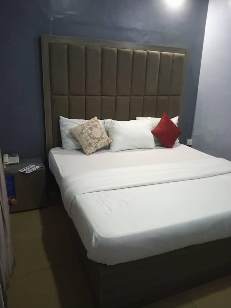morada hotels