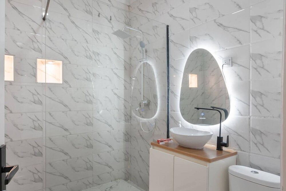 mountroyal centre hotel and suites